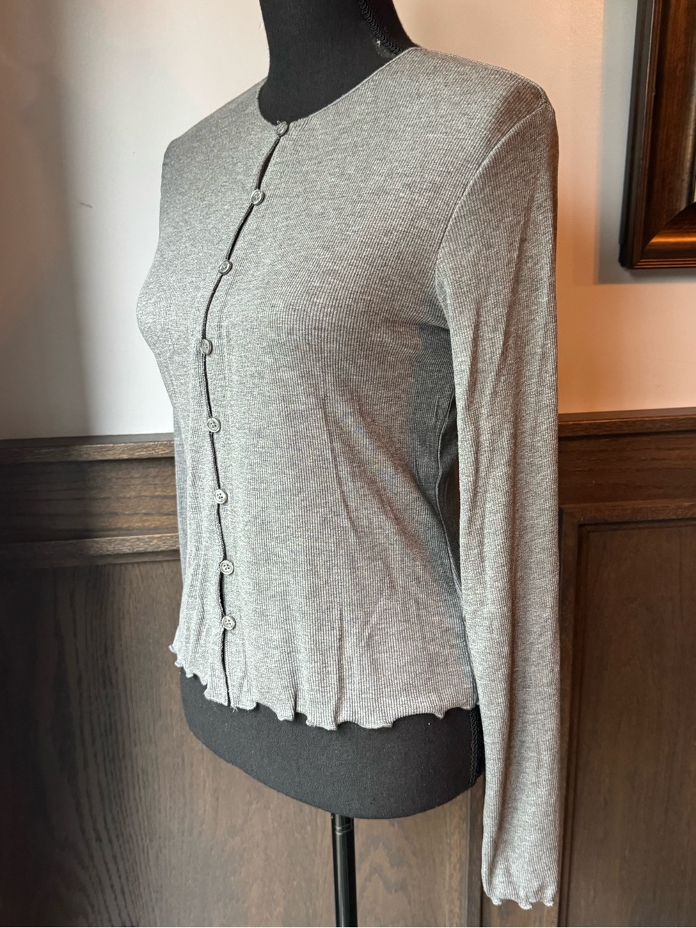 Universal Thread Gray Ribbed Slim Button-Front Top small nwot - Picture 3 of 8